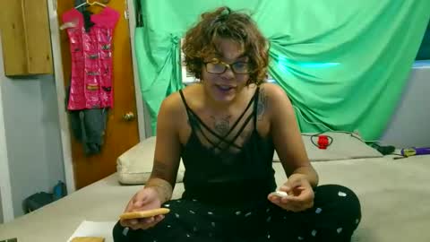 Snapshot of fridaybliss chatting on 09.09.25 Friday Bliss online show from 09.09.25