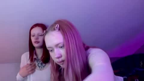 Snapshot of friend_zone_ chatting on 11.12.25 friend_zone_ online show from 11.12.25