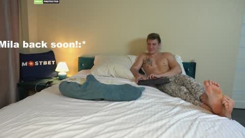 Snapshot of friendsurdreams chatting on 12.17.24 friendsurdreams online show from 12.17.24