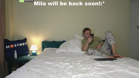 Snapshot of friendsurdreams chatting on 12.27.24 friendsurdreams online show from 12.27.24