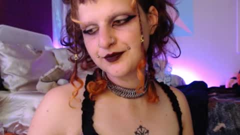 Snapshot of friskyflowers chatting on 09.11.25 cherry online show from 09.11.25