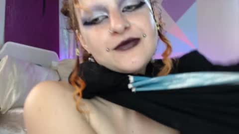 Snapshot of friskyflowers chatting on 09.11.25 cherry online show from 09.11.25