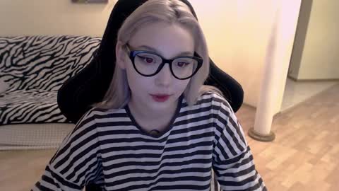 Snapshot of fromsun_forsoul chatting on 12.03.24 Lilith online show from 12.03.24