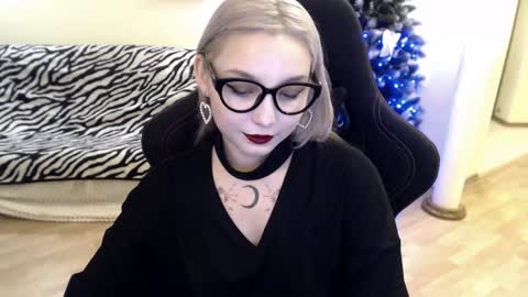 Snapshot of fromsun_forsoul chatting on 12.25.24 Lilith online show from 12.25.24