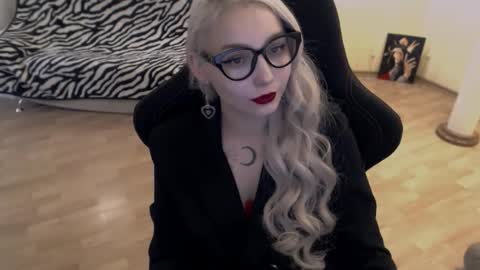 Snapshot of fromsun_forsoul chatting on 09.17.25 Lilith online show from 09.17.25