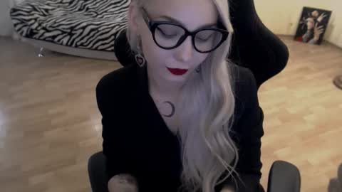 Snapshot of fromsun_forsoul chatting on 09.18.25 Lilith online show from 09.18.25