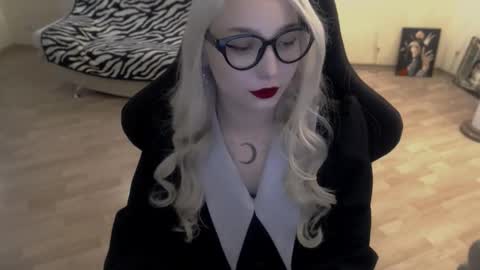 Snapshot of fromsun_forsoul chatting on 10.29.25 Lilith online show from 10.29.25