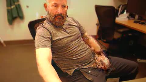 Snapshot of fuckadilf chatting on 12.20.24 fuckadilf online show from 12.20.24