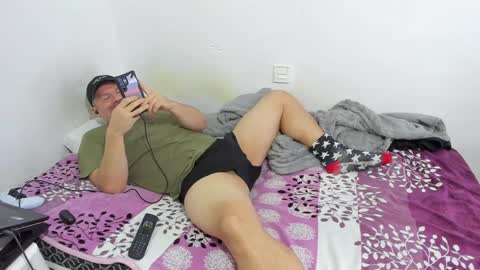 Snapshot of fuckynations chatting on 01.12.25 Fuckdirtymen online show from 01.12.25