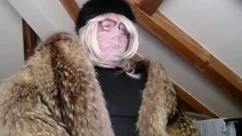 Snapshot of fursdany chatting on 01.05.25 Dany online show from 01.05.25