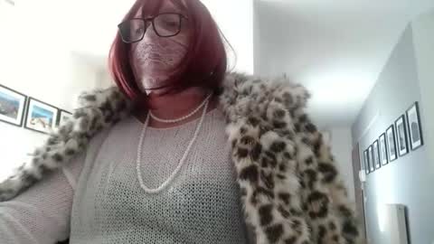 Snapshot of fursdany chatting on 09.20.25 Dany online show from 09.20.25