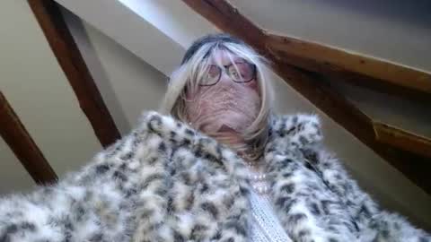 Snapshot of fursdany chatting on 10.05.25 Dany online show from 10.05.25