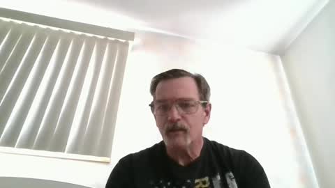 Snapshot of fxson8 chatting on 02.28.25 fxson8 online show from 02.28.25