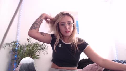 Snapshot of gabb_rioss chatting on 01.23.25 Gabriela online show from 01.23.25