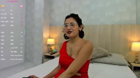 Snapshot of gabriela_vargas chatting on 10.20.25 Gabriela Vargas online show from 10.20.25