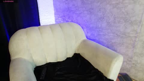          online show from 11.05.25