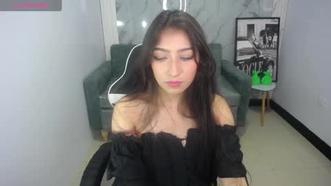 Snapshot of gaby_s1 chatting on 09.18.25 Gaby  online show from 09.18.25