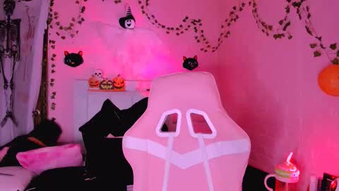 gabyye capprins online show from 10.23.25