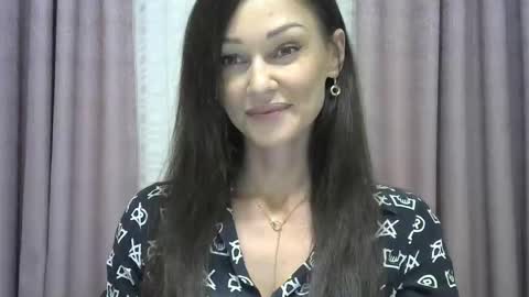 Snapshot of galaxy_33 chatting on 09.08.25 galaxy_33 online show from 09.08.25