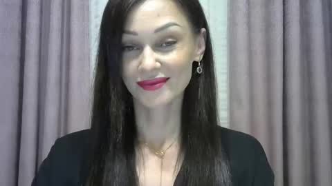 Snapshot of galaxy_33 chatting on 10.18.25 galaxy_33 online show from 10.18.25