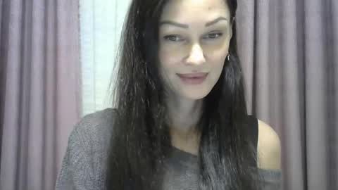 Snapshot of galaxy_33 chatting on 10.28.25 galaxy_33 online show from 10.28.25