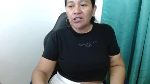 Snapshot of gatika_sexy chatting on 01.02.25 katia online show from 01.02.25