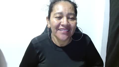 Snapshot of gatika_sexy chatting on 10.10.25 katia online show from 10.10.25