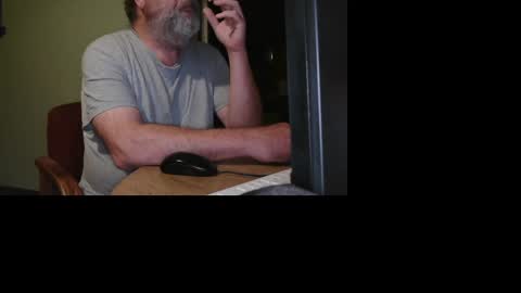 Snapshot of gavineverett3 chatting on 10.21.25 gavineverett3 online show from 10.21.25