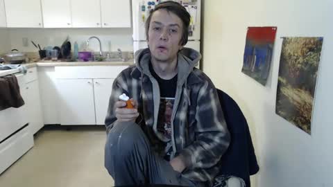 Snapshot of gdanch chatting on 01.05.25 G online show from 01.05.25