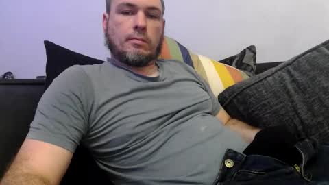 Snapshot of geddes4 chatting on 09.08.25 SIR online show from 09.08.25