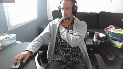 Snapshot of genie_lamps chatting on 10.11.25 Edouard online show from 10.11.25