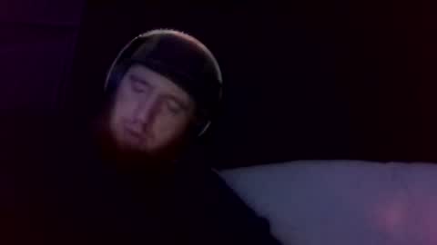 Snapshot of genitalwars chatting on 09.15.25 genitalwars online show from 09.15.25