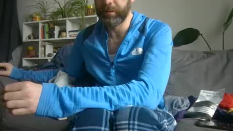 Snapshot of geon2xx chatting on 09.19.25 Geon online show from 09.19.25