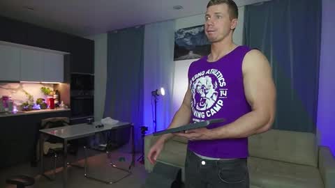 Snapshot of georgearmwrestler chatting on 11.19.25 George my Fansly online show from 11.19.25