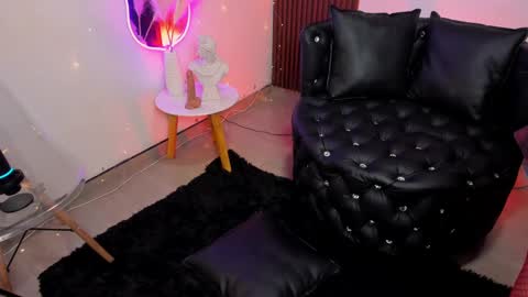 Georgina Caruso online show from 03.12.25