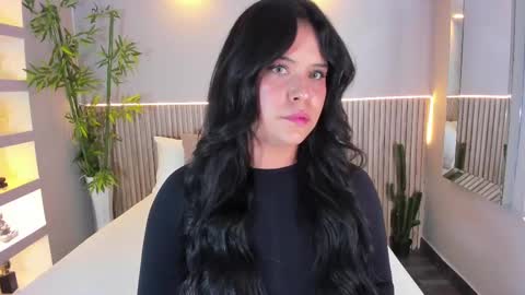 Snapshot of georginareyes chatting on 09.30.25 GeorginaReyes online show from 09.30.25