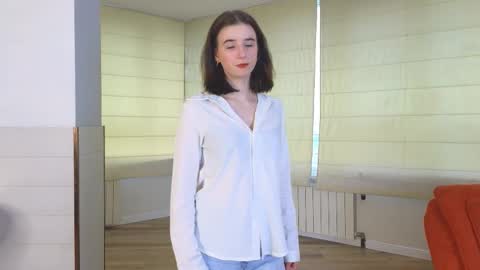Snapshot of georginatrue chatting on 09.11.25 My name is Kelly online show from 09.11.25