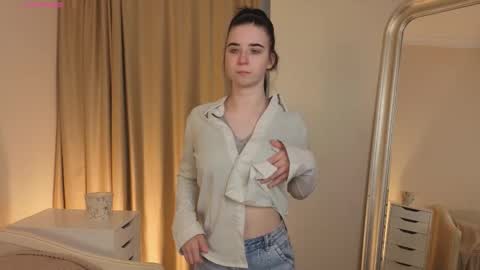 Snapshot of georginatrue chatting on 10.17.25 My name is Kelly online show from 10.17.25