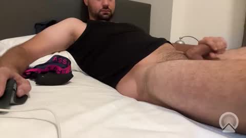 Snapshot of german211997 chatting on 11.10.25 Tommy online show from 11.10.25