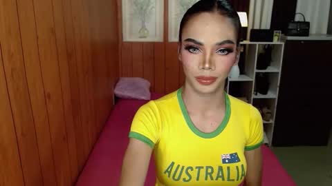 Snapshot of gerogoussidney chatting on 11.06.25 Sidneymorens online show from 11.06.25