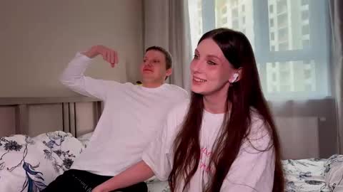 Snapshot of gethigh_ chatting on 03.08.25 Liz and Mark online show from 03.08.25