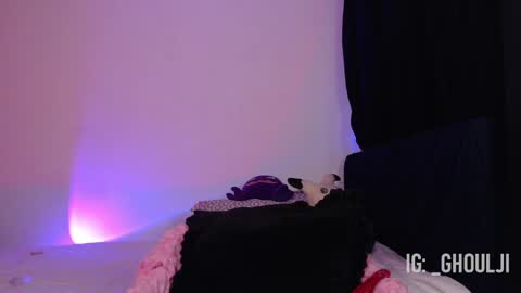 Annie   Im going to be offline from 29nov to 3dec online show from 01.21.25