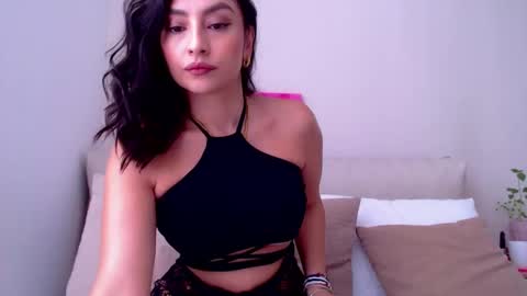 Snapshot of gia_ferh chatting on 10.11.25 Gia Ferh online show from 10.11.25