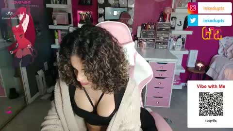 Snapshot of giadior31 chatting on 11.04.25 Gia Dior online show from 11.04.25