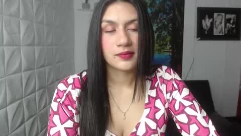 Snapshot of gigi_gilt_ chatting on 03.06.25 Gigi 3 online show from 03.06.25