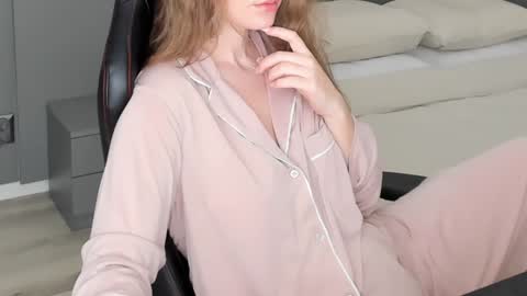 Snapshot of gigihadd chatting on 01.20.25 gigihadd online show from 01.20.25