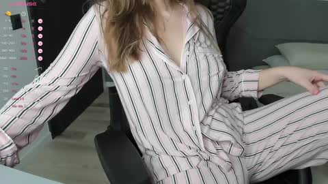 Snapshot of gigihadd chatting on 01.21.25 gigihadd online show from 01.21.25