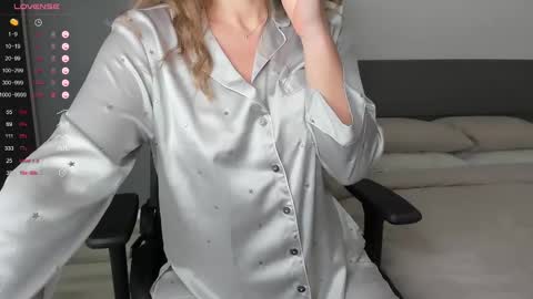 Snapshot of gigihadd chatting on 02.24.25 gigihadd online show from 02.24.25