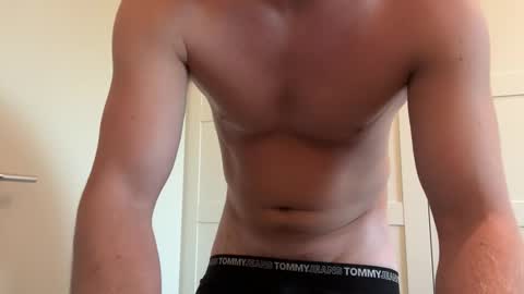 Snapshot of gigolo_amsterdam chatting on 10.30.25 gigolo amsterdam023 online show from 10.30.25