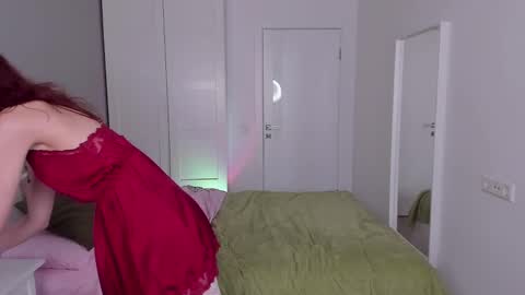 Snapshot of gin_yoon chatting on 01.23.25 Gin online show from 01.23.25